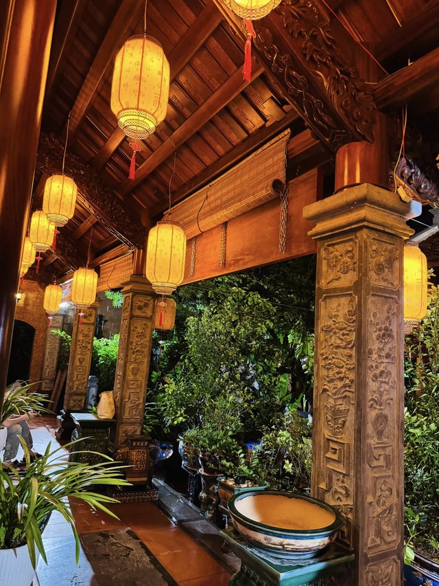 Nhan sắc vợ ch&acirc;n d&agrave;i sinh 5 con cho nam nghệ sĩ đ&igrave;nh đ&aacute;m sở hữu biệt phủ d&aacute;t v&agrave;ng ở H&agrave; Nội- Ảnh 13.