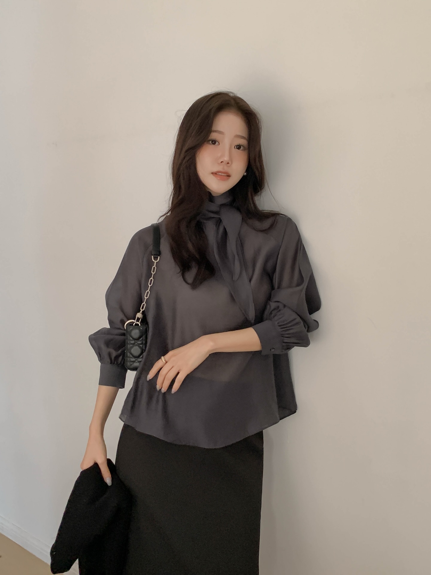 Giờ sáng suốt nhất là sắm 4 kiểu áo mỏng, nhiều mẫu tới mùa hè mặc vẫn đẹp- Ảnh 1. Giờ sáng suốt nhất là sắm 4 kiểu áo mỏng, nhiều mẫu tới mùa hè mặc vẫn đẹp- Ảnh 1.