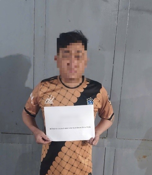 Vụ nữ đồng nghiệp bị s&agrave;m sỡ trong nh&agrave; vệ sinh c&ocirc;ng ty: Tạm giữ nam c&ocirc;ng nh&acirc;n sinh năm 1992- Ảnh 1.