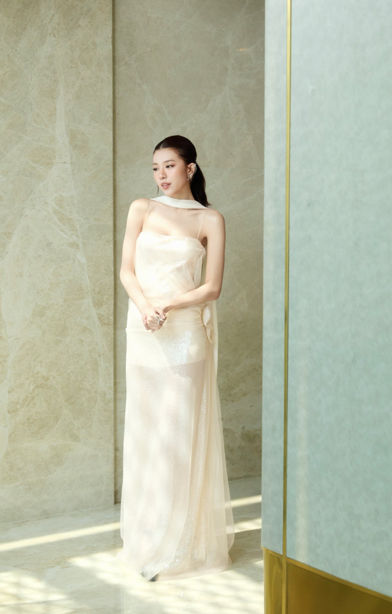 Cảnh tượng g&acirc;y "hoảng loạn" của một Em Xinh trong sự kiện đ&ecirc;m 30/1- Ảnh 6.