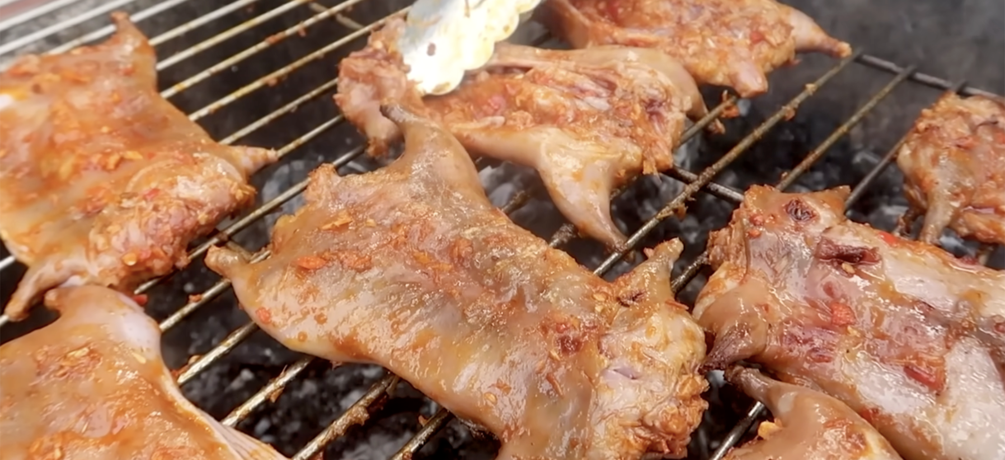 Những lo&agrave;i vật đ&aacute;ng sợ nhưng được xem l&agrave; tinh tu&yacute; ẩm thực ở Việt Nam, ai gan lắm mới d&aacute;m nếm thử- Ảnh 2.