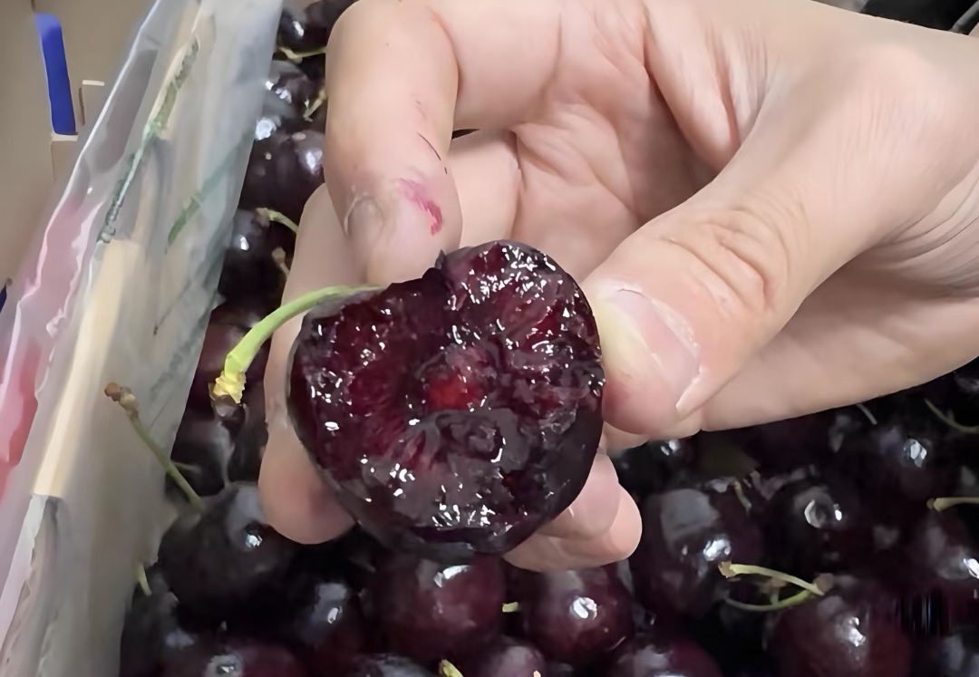 Chọn mua cherry đ&oacute;n Tết 2026: Phương ph&aacute;p 