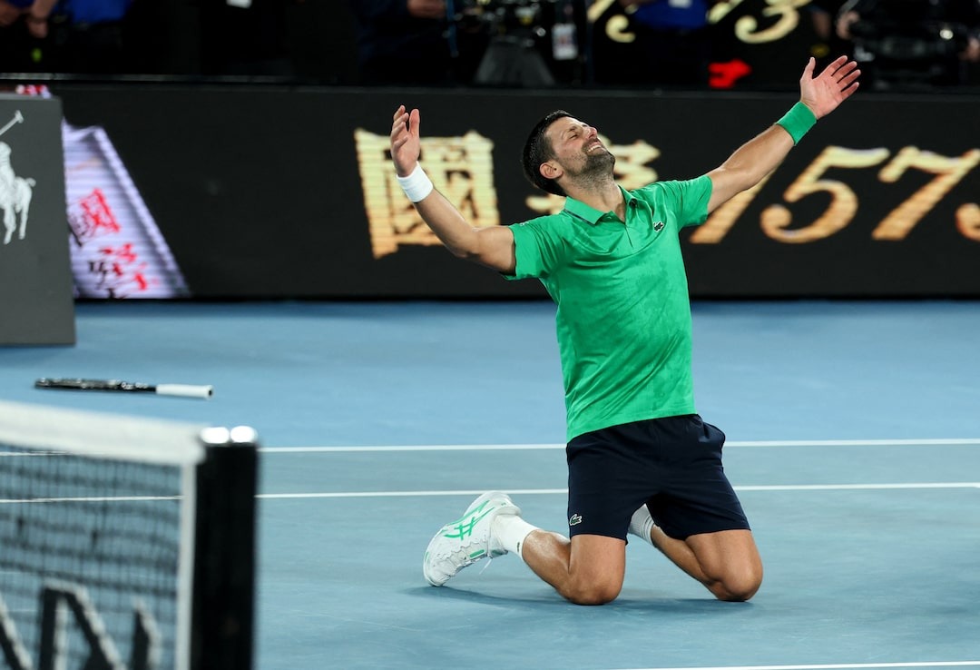 Djokovic đánh bại Sinner sau 4 giờ 9 phút nghẹt thở để thẳng tiến chung kết Australian Open- Ảnh 1. Djokovic đánh bại Sinner sau 4 giờ 9 phút nghẹt thở để thẳng tiến chung kết Australian Open- Ảnh 1.