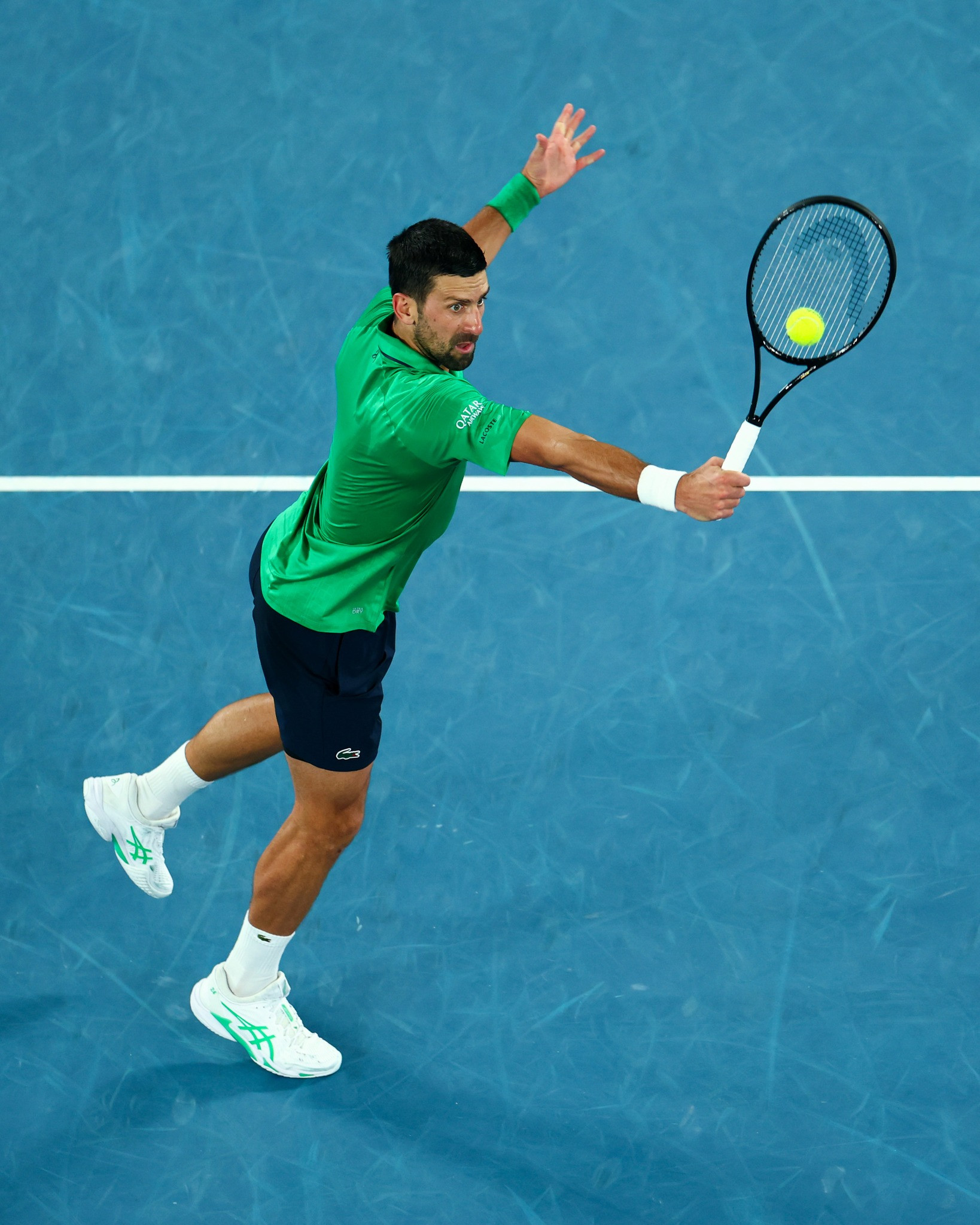 Djokovic đánh bại Sinner sau 4 giờ 9 phút nghẹt thở để thẳng tiến chung kết Australian Open- Ảnh 2. Djokovic đánh bại Sinner sau 4 giờ 9 phút nghẹt thở để thẳng tiến chung kết Australian Open- Ảnh 2.