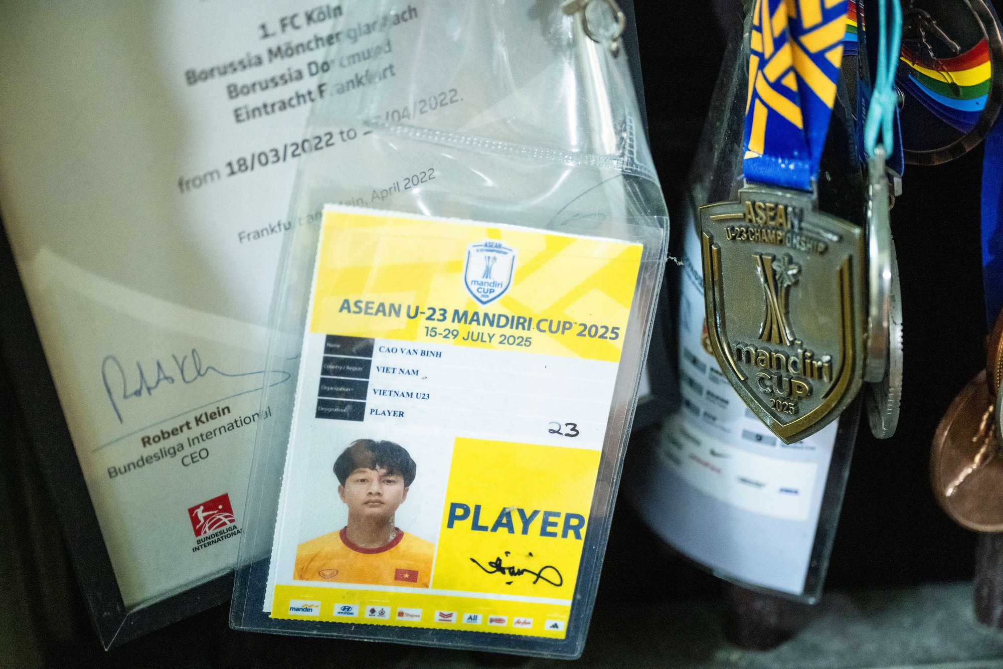 Về Nghệ An nghe chuyện chưa kể về thủ m&ocirc;n Cao Văn B&igrave;nh: "Ai nghĩ n&oacute; l&agrave; d&acirc;n thể thao đ&acirc;u, hiền qu&aacute;"- Ảnh 4.