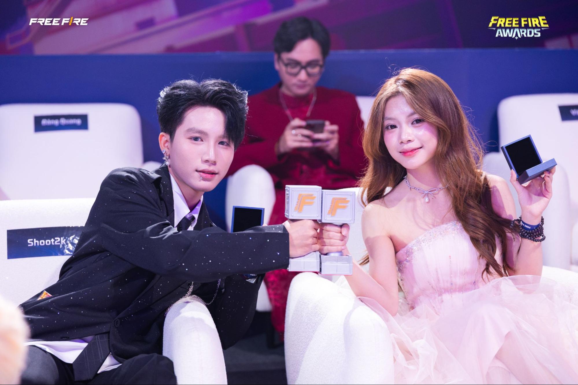 Những khoảnh khắc ấn tượng nhất tại đêm Gala Free Fire Awards 2025- Ảnh 6. Những khoảnh khắc ấn tượng nhất tại đêm Gala Free Fire Awards 2025- Ảnh 6.