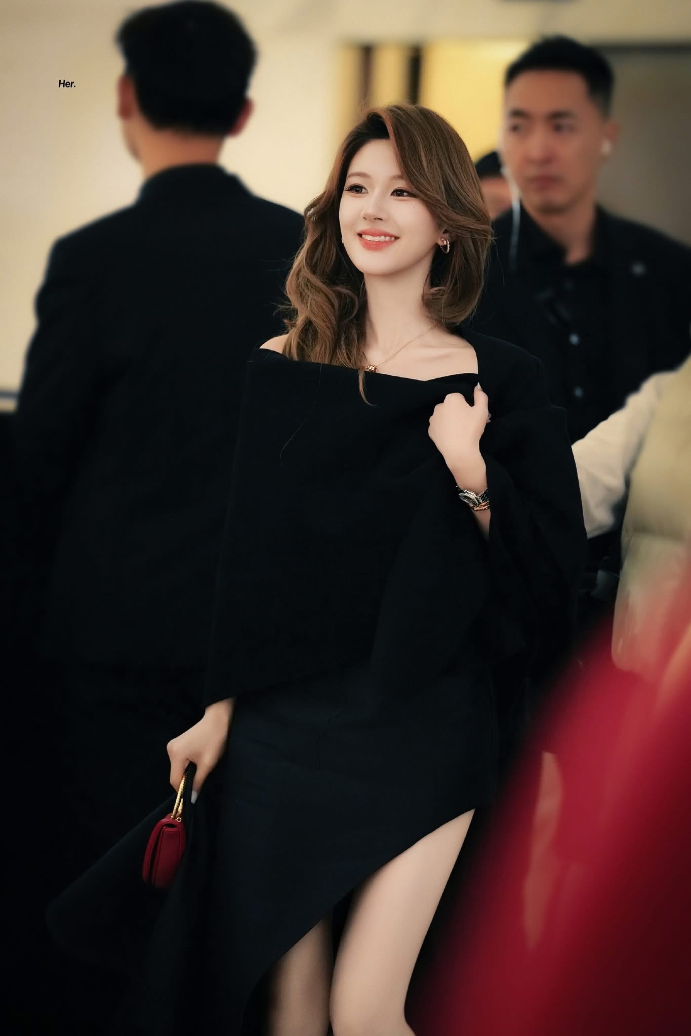 Một bước xuống xe của Triệu Lộ Tư khiến c&otilde;i mạng chấn động- Ảnh 5.