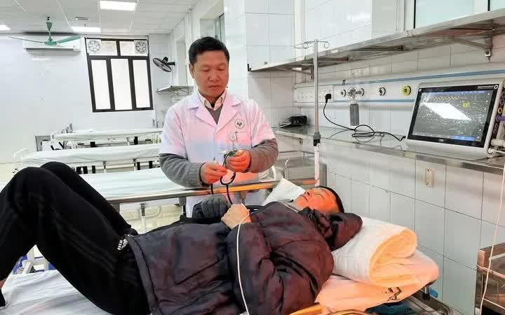 Đau đầu đột ngột - Dấu hiệu cảnh b&aacute;o tụ m&aacute;u n&atilde;o nguy hiểm- Ảnh 1.