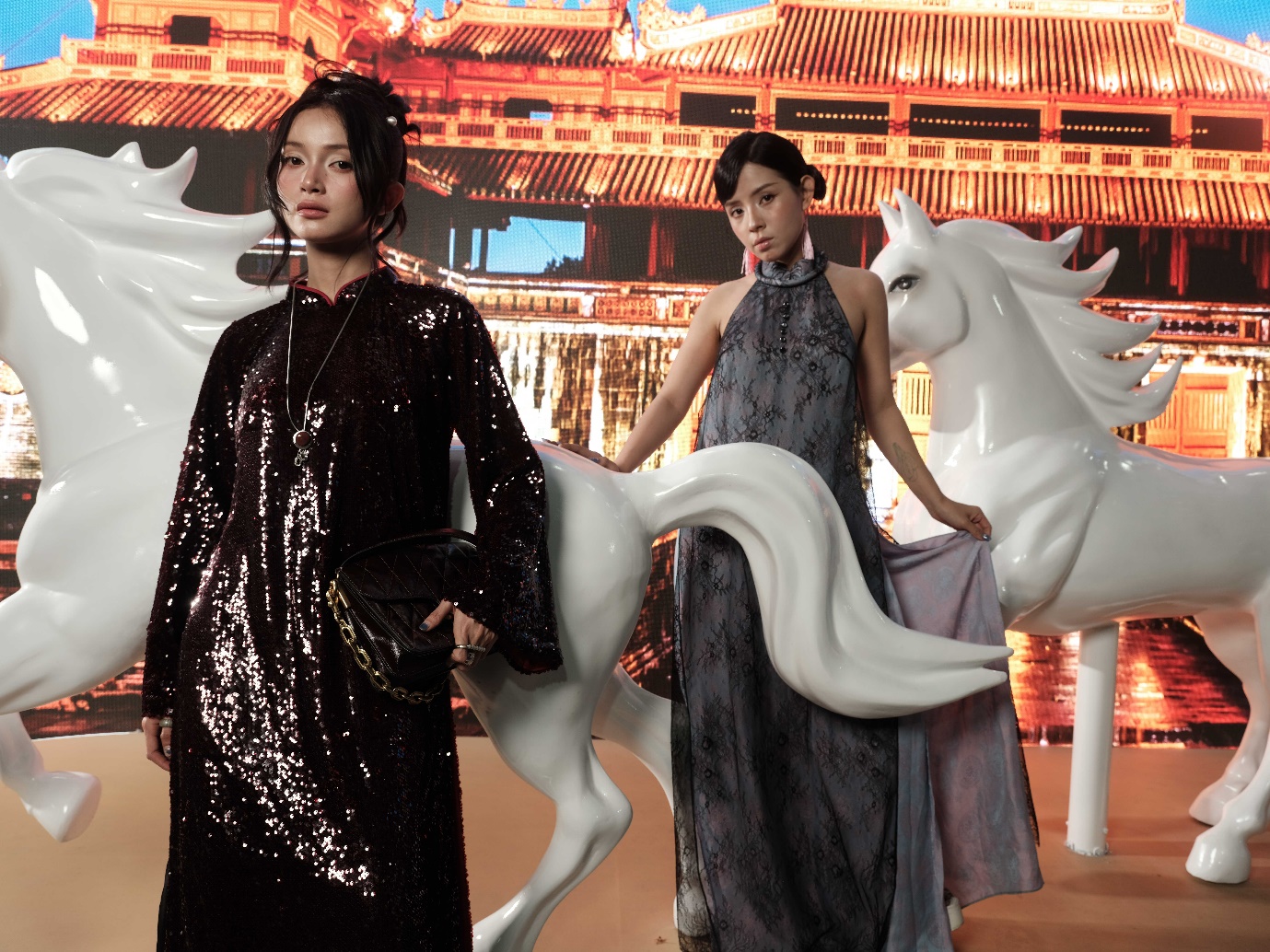 Siêu thị điện máy Nguyễn Kim “chơi lớn” với điểm check-in Tết Ngựa Thiệt Ngựa- Ảnh 1. Siêu thị điện máy Nguyễn Kim “chơi lớn” với điểm check-in Tết Ngựa Thiệt Ngựa- Ảnh 1.