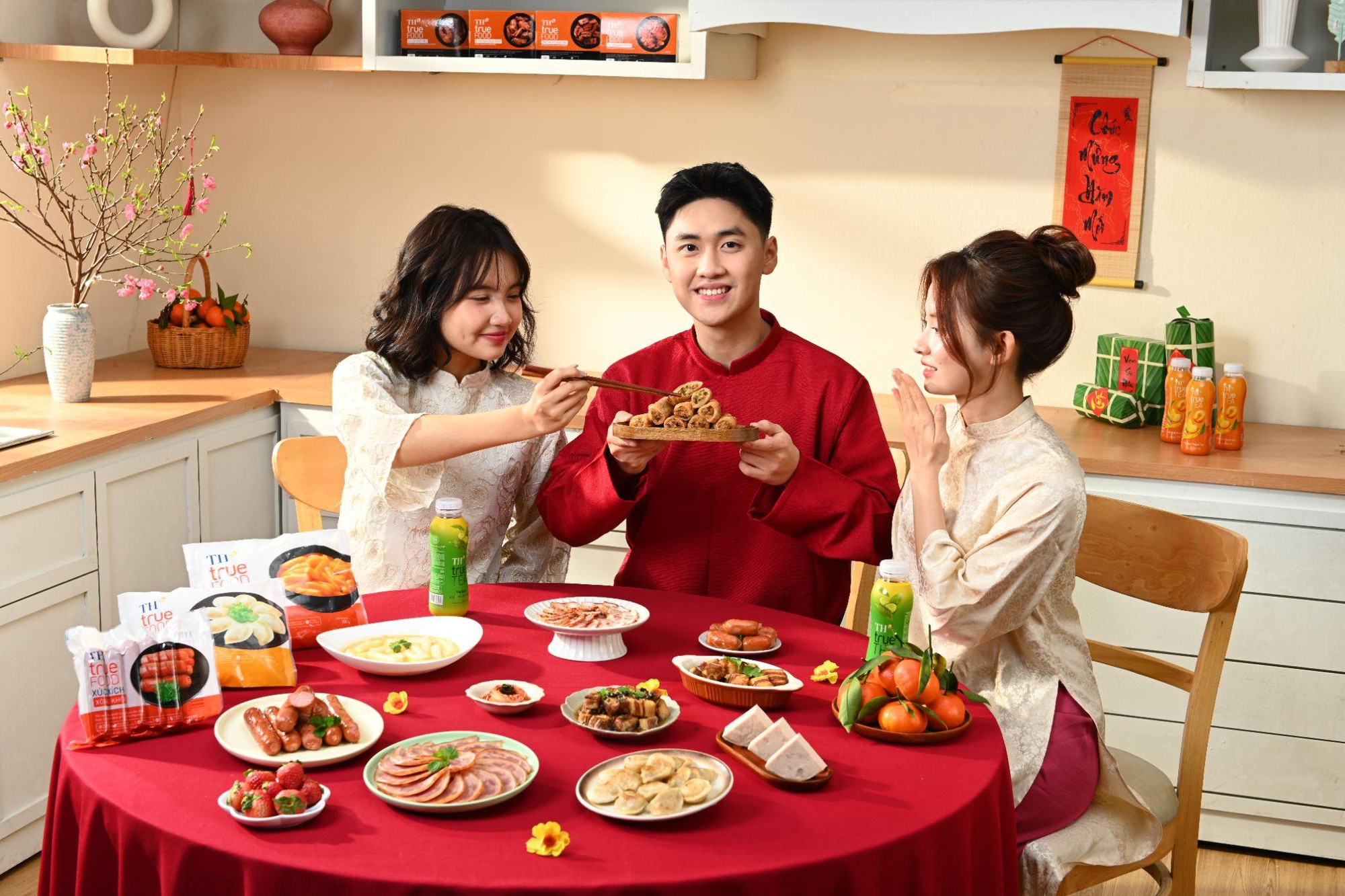 Thưởng thức bộ ba hương vị nem giòn rụm, nhân ngọt thơm đầy đặn từ TH true FOOD- Ảnh 1. Thưởng thức bộ ba hương vị nem giòn rụm, nhân ngọt thơm đầy đặn từ TH true FOOD- Ảnh 1.