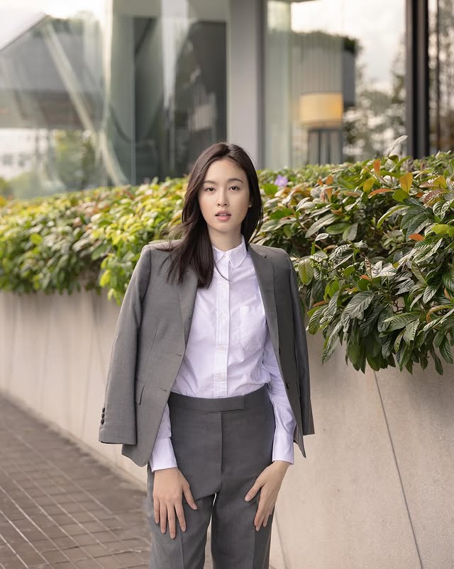 Nữ hoàng chuyển giới Nong Poy: 40 tuổi đẹp thách thức thời gian, cưới chồng hào môn gia thế khủng- Ảnh 12. Nữ hoàng chuyển giới Nong Poy: 40 tuổi đẹp thách thức thời gian, cưới chồng hào môn gia thế khủng- Ảnh 12.