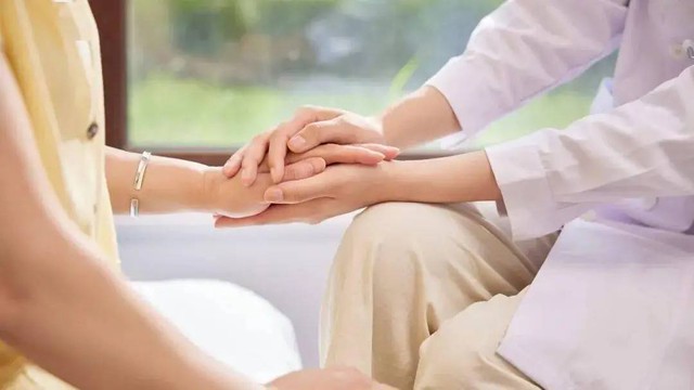 Người đ&agrave;n &ocirc;ng 77 tuổi đ&atilde; sống chung với bệnh ung thư cho đến năm 95 tuổi: Phương ph&aacute;p của &ocirc;ng chỉ g&oacute;i gọn trong 5 từ- Ảnh 3.