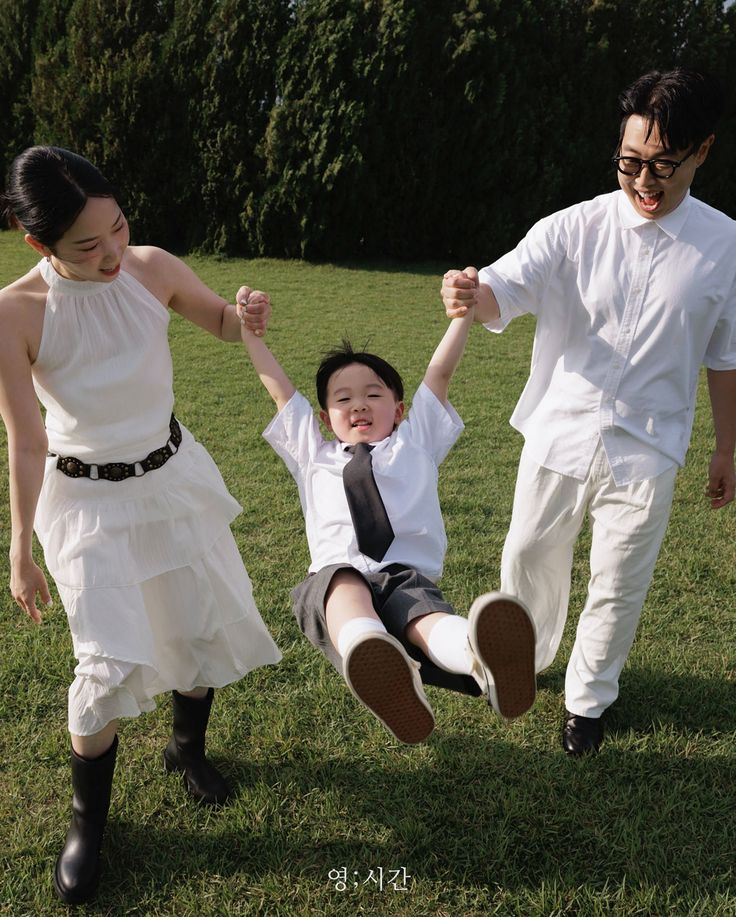 Những thói quen âm thầm bào mòn sự tự tin của con, bố mẹ hãy lưu tâm để giúp con cải thiện dần- Ảnh 1. Những thói quen âm thầm bào mòn sự tự tin của con, bố mẹ hãy lưu tâm để giúp con cải thiện dần- Ảnh 1.