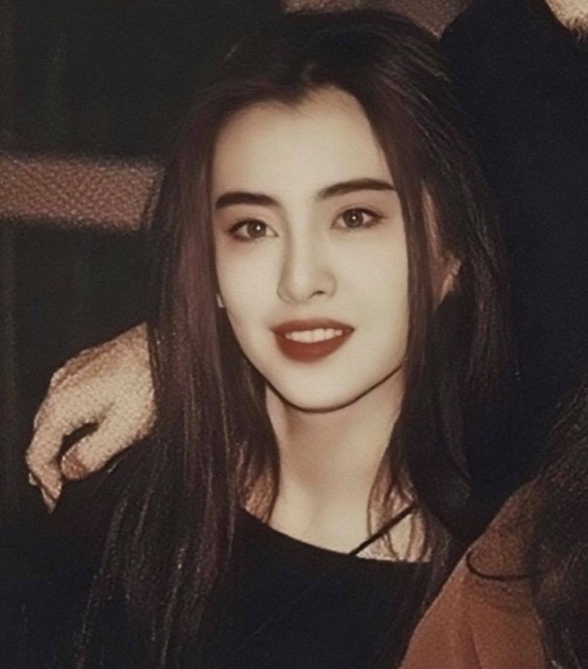 Gương mặt biến dạng th&ecirc; thảm của mỹ nh&acirc;n sở hữu nhan sắc "khiến cả thi&ecirc;n hạ quỳ phục"- Ảnh 4.