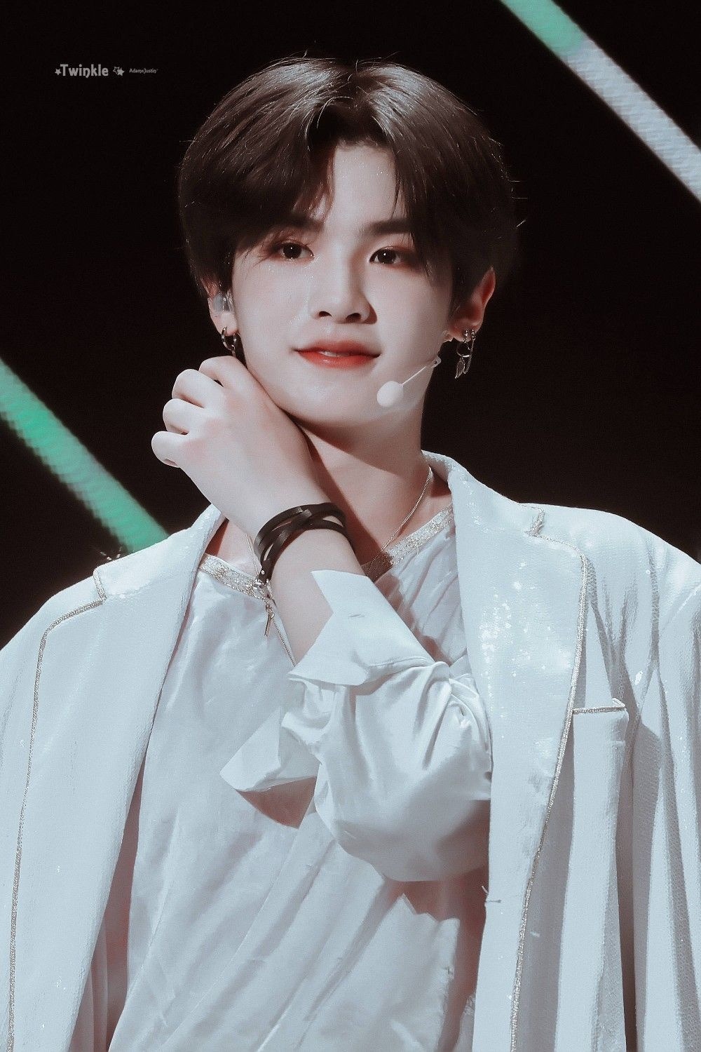 Cbiz hỗn loạn: Đến lượt 