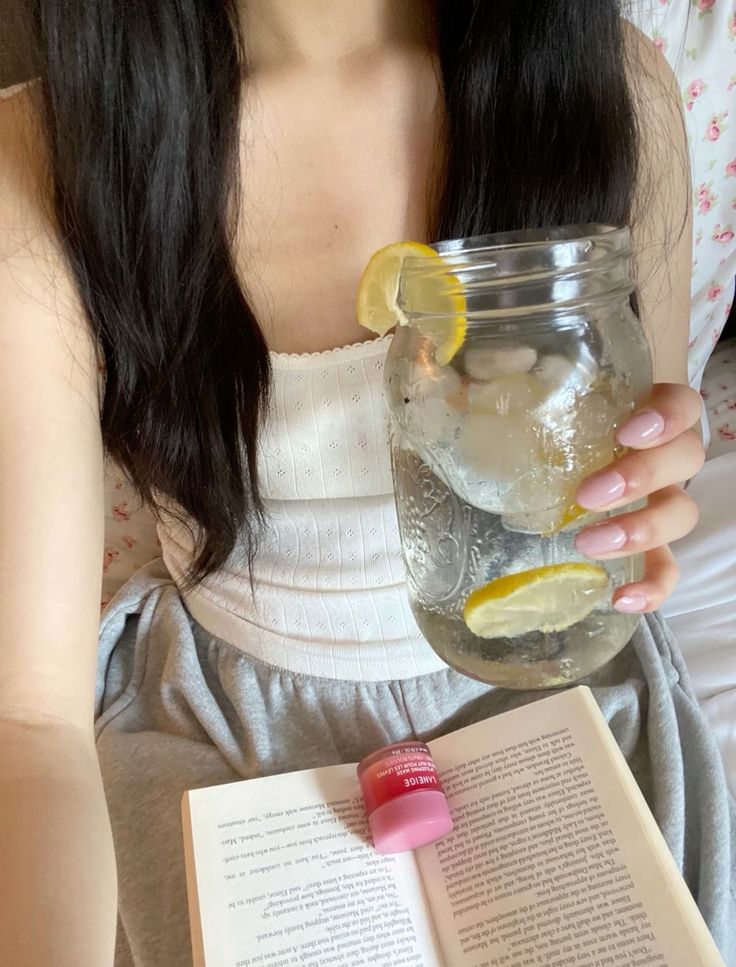 Siết c&acirc;n vất vả m&agrave; vẫn giảm chậm? Lỗi sai khi uống nước!- Ảnh 1.