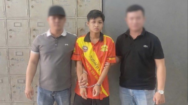 Trộm v&agrave;ng của &lsquo;vợ đồng giới&rsquo; rồi bỏ trốn- Ảnh 1.