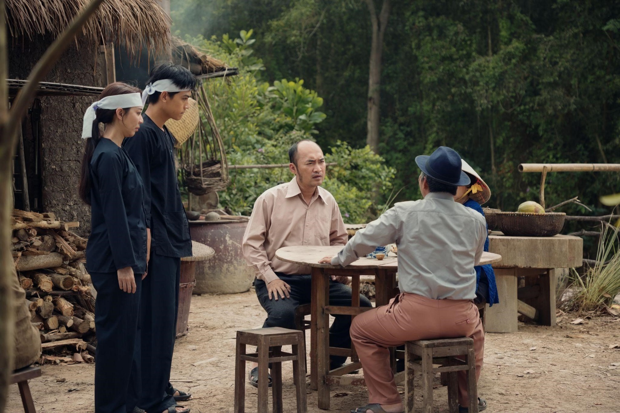 Cặp sao Việt qu&aacute; đẹp đ&ocirc;i nhưng kh&ocirc;ng ai d&aacute;m đẩy thuyền, nh&agrave; trai "đ&aacute;nh dấu chủ quyền" m&agrave; d&acirc;n t&igrave;nh r&eacute;n gi&ugrave;m- Ảnh 5.