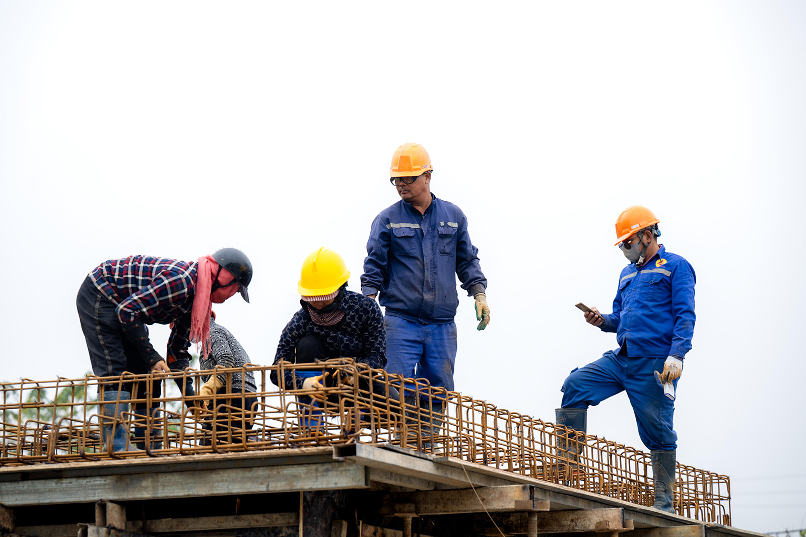 Công nhân làm việc xuyên lễ, đẩy nhanh tiến độ thông xe kỹ thuật hầm chui 778 tỷ đồng ở Hà Nội- Ảnh 5. Công nhân làm việc xuyên lễ, đẩy nhanh tiến độ thông xe kỹ thuật hầm chui 778 tỷ đồng ở Hà Nội- Ảnh 5.