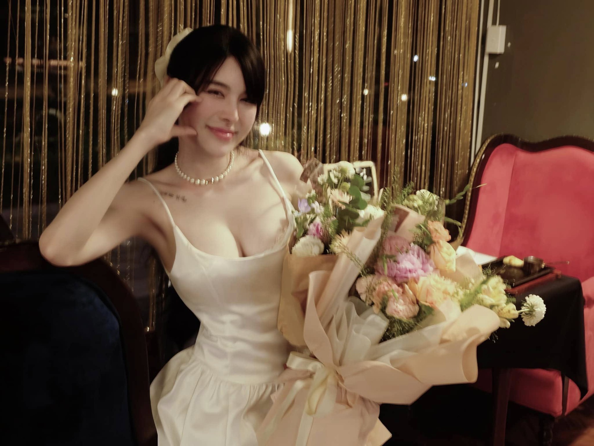 Visual n&eacute;t căng, v&oacute;c d&aacute;ng nuột của c&ocirc; g&aacute;i được cầu thủ Văn Thanh 