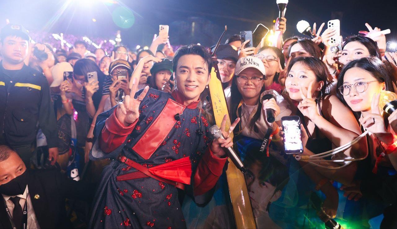 Muốn biết văn ho&aacute; thần tượng quốc nội b&ugrave;ng nổ cỡ n&agrave;o, h&atilde;y để fandom SOOBIN trả lời!- Ảnh 12.