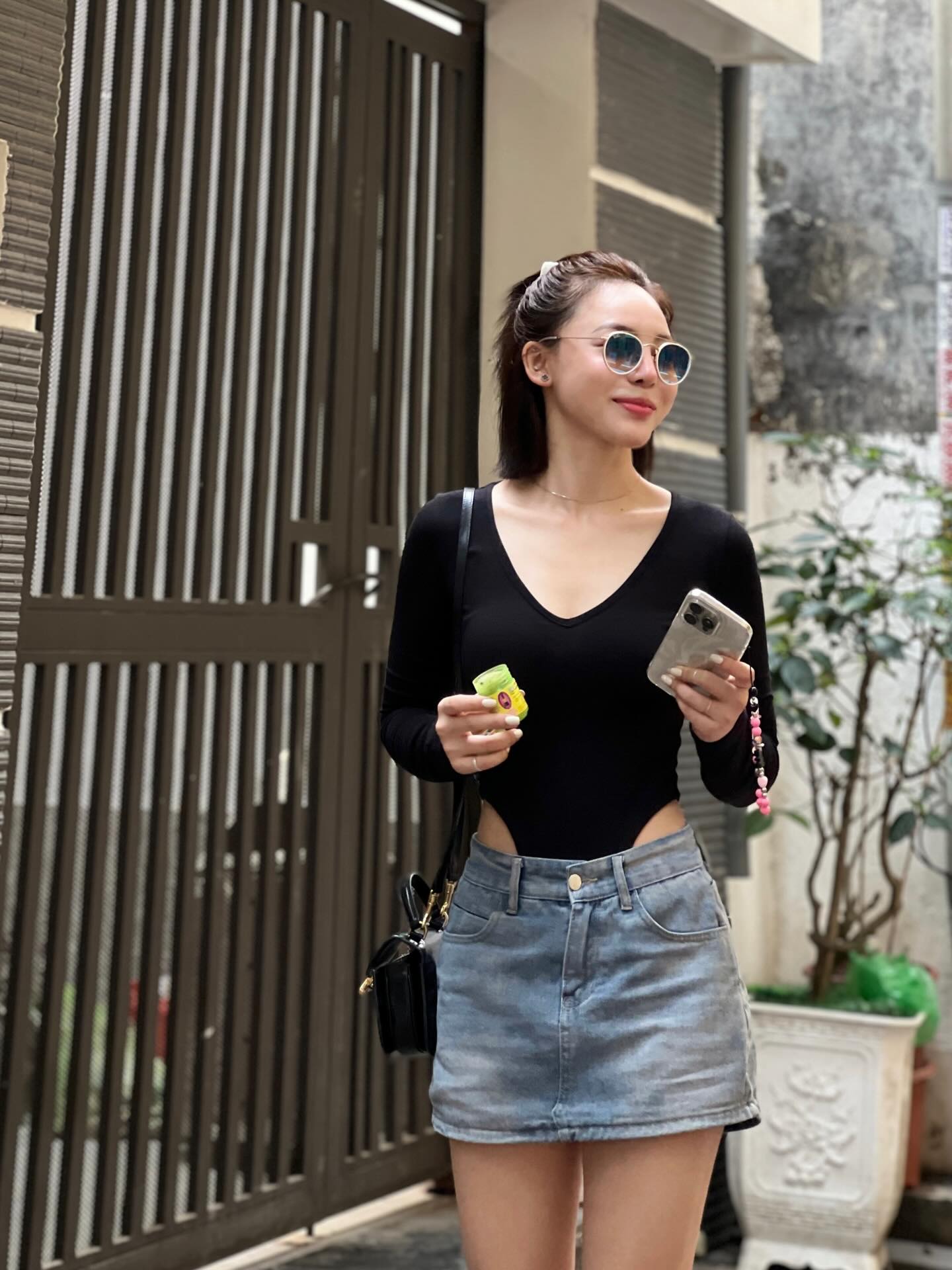 Hotgirl bắn s&uacute;ng Ph&iacute; Thanh Thảo tung ảnh thơ ấu, 