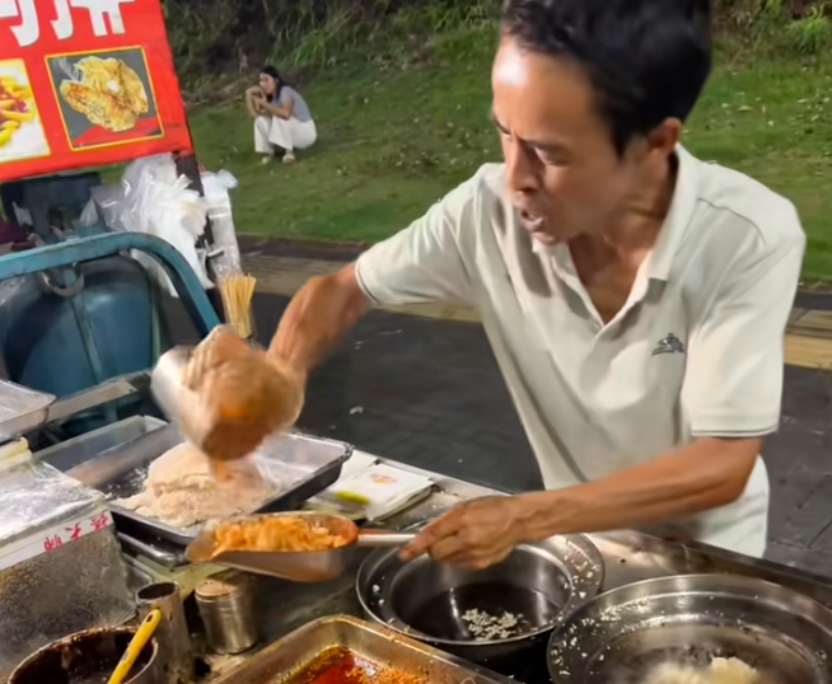 &Ocirc;ng chủ b&aacute;n g&agrave; r&aacute;n bỗng g&acirc;y sốt MXH: Khi hỏi b&iacute; quyết, n&oacute;i 1 QUY TẮC khiến h&agrave;ng ng&agrave;n cha mẹ &ldquo;thức tỉnh&rdquo;- Ảnh 1.