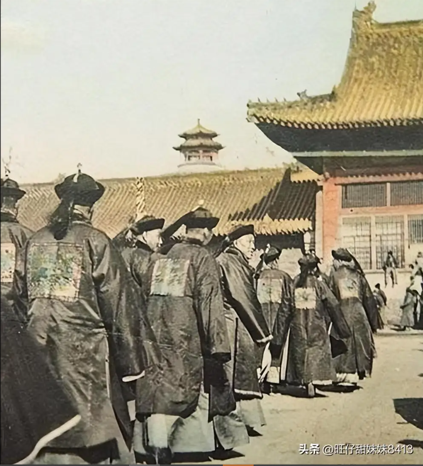 20 ảnh hiếm thời nhà Thanh: Bức hình duy nhất còn lại của Hoàng đế Quang Tự, phim ảnh đã lừa ta thế nào- Ảnh 11. 20 ảnh hiếm thời nhà Thanh: Bức hình duy nhất còn lại của Hoàng đế Quang Tự, phim ảnh đã lừa ta thế nào- Ảnh 11.