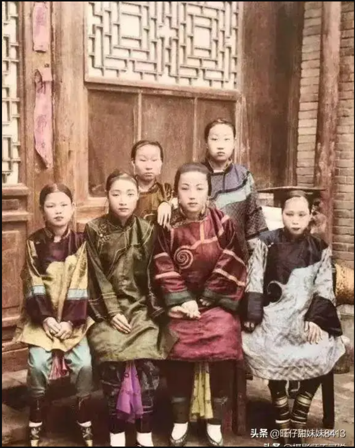 20 ảnh hiếm thời nhà Thanh: Bức hình duy nhất còn lại của Hoàng đế Quang Tự, phim ảnh đã lừa ta thế nào- Ảnh 4. 20 ảnh hiếm thời nhà Thanh: Bức hình duy nhất còn lại của Hoàng đế Quang Tự, phim ảnh đã lừa ta thế nào- Ảnh 4.