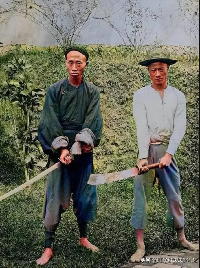 20 ảnh hiếm thời nhà Thanh: Bức hình duy nhất còn lại của Hoàng đế Quang Tự, phim ảnh đã lừa ta thế nào- Ảnh 9. 20 ảnh hiếm thời nhà Thanh: Bức hình duy nhất còn lại của Hoàng đế Quang Tự, phim ảnh đã lừa ta thế nào- Ảnh 9.