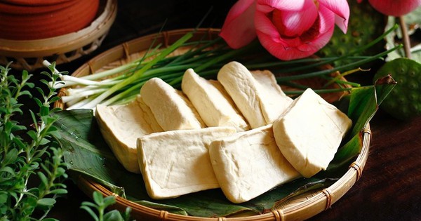 Đậu phụ - &ldquo;kho canxi&rdquo; rẻ tiền gấp 10 lần thịt b&ograve;: Ăn đều m&ugrave;a đ&ocirc;ng gi&uacute;p ruột khỏe, xương chắc, cholesterol giảm