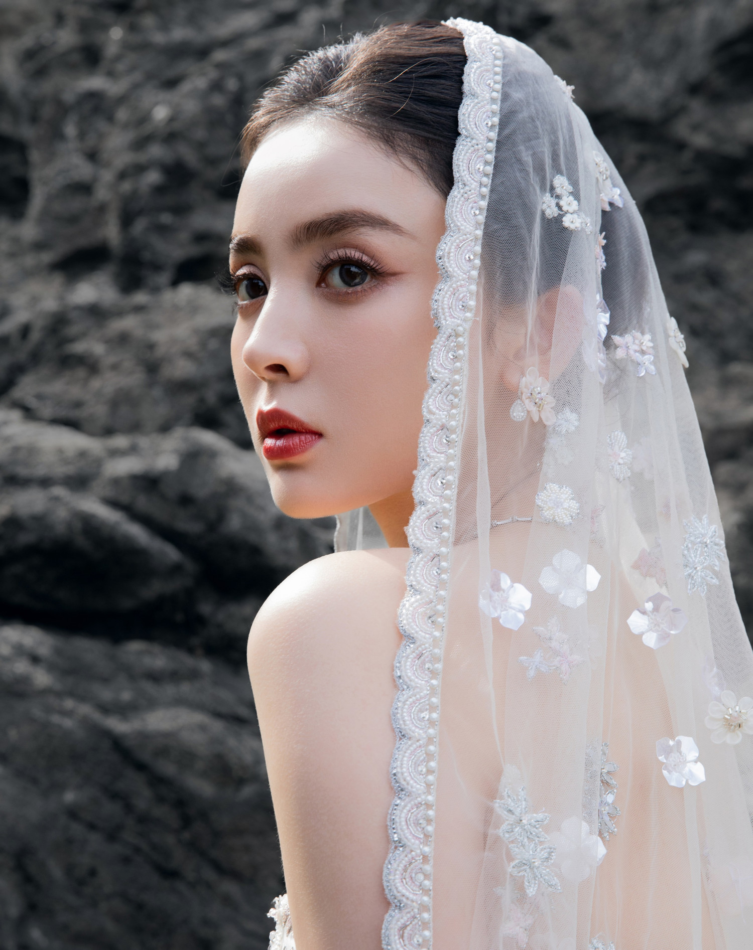 Tuổi băm của Cổ Lực Na Tr&aacute;t khiến vạn c&ocirc; g&aacute;i 18 cũng ước ao: B&iacute; quyết trẻ đẹp bền vững theo thời gian đ&atilde; được tiết lộ- Ảnh 7.