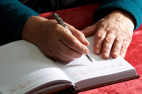 Lớn rồi mới biết: Người dạy tôi cách giàu lên không phải thầy tài chính, mà là mẹ tôi ở quê- Ảnh 2. Lớn rồi mới biết: Người dạy tôi cách giàu lên không phải thầy tài chính, mà là mẹ tôi ở quê- Ảnh 2.