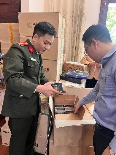 Ph&aacute;t hiện sai phạm của nữ gi&aacute;m đốc SN 93 tổ chức hội thảo 6 ng&agrave;y/tuần, b&aacute;n thực phẩm chức năng gi&aacute; 10-30 triệu đồng, chỉ đ&oacute;n kh&aacute;ch tr&ecirc;n 65 tuổi- Ảnh 1.