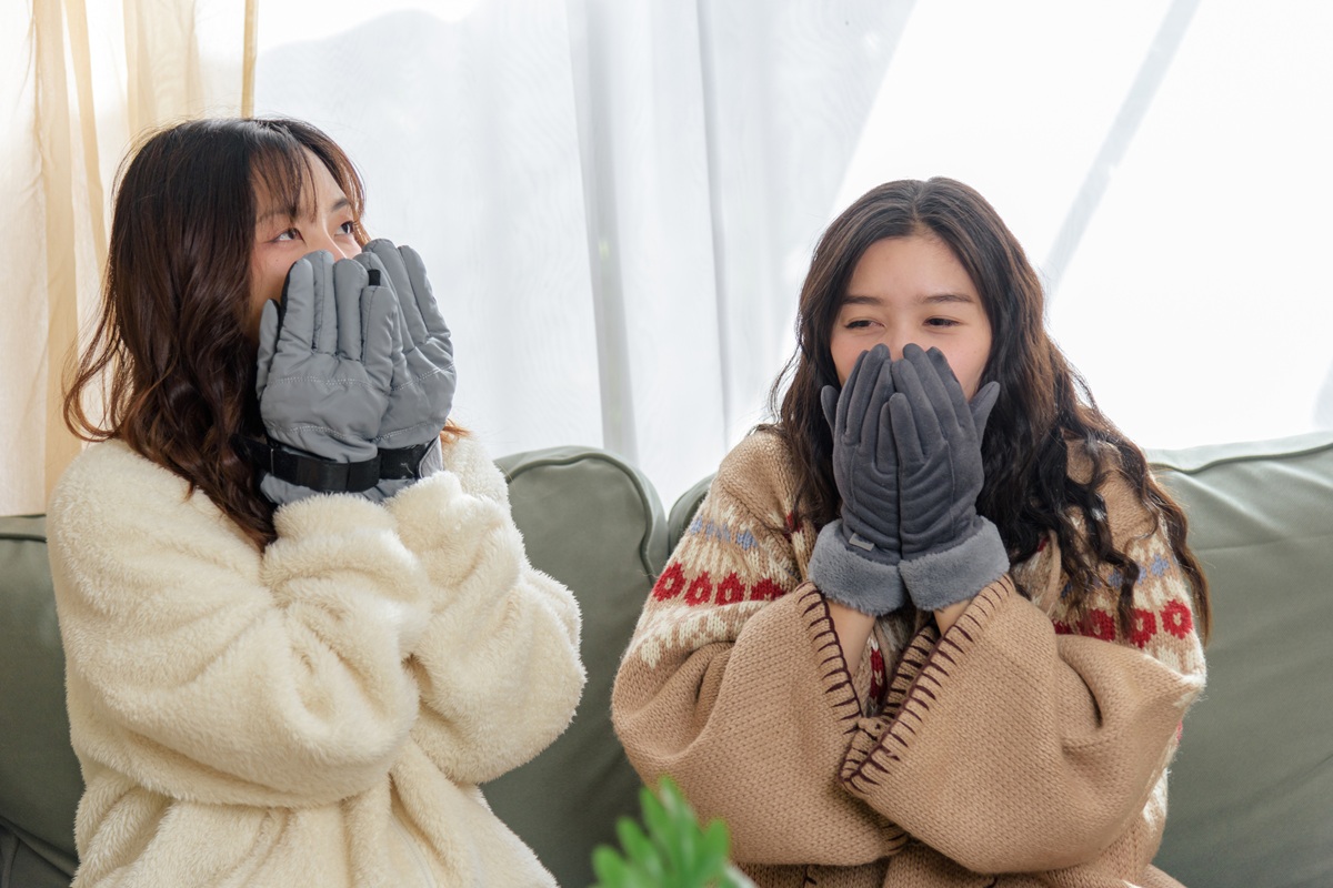 Trời c&agrave;ng lạnh c&agrave;ng dễ đột quỵ, nhồi m&aacute;u cơ tim: B&aacute;c sĩ cảnh b&aacute;o 6 c&aacute;ch giữ ấm tưởng đ&uacute;ng m&agrave; h&oacute;a ra rất nguy hiểm- Ảnh 2.