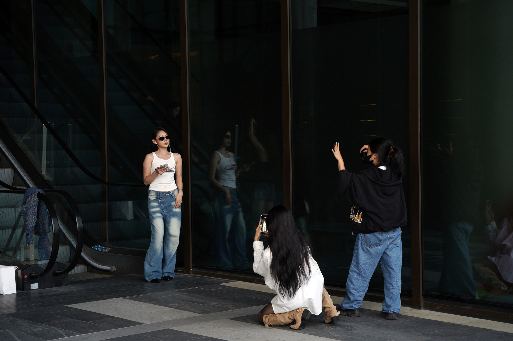 T&ograve;a nh&agrave; cao thứ 3 TP.HCM lập tức so&aacute;n ng&ocirc;i đ&ocirc;ng kh&aacute;ch nhất dịp lễ nhờ tung vườn hoa Tết khổng lồ- Ảnh 4.