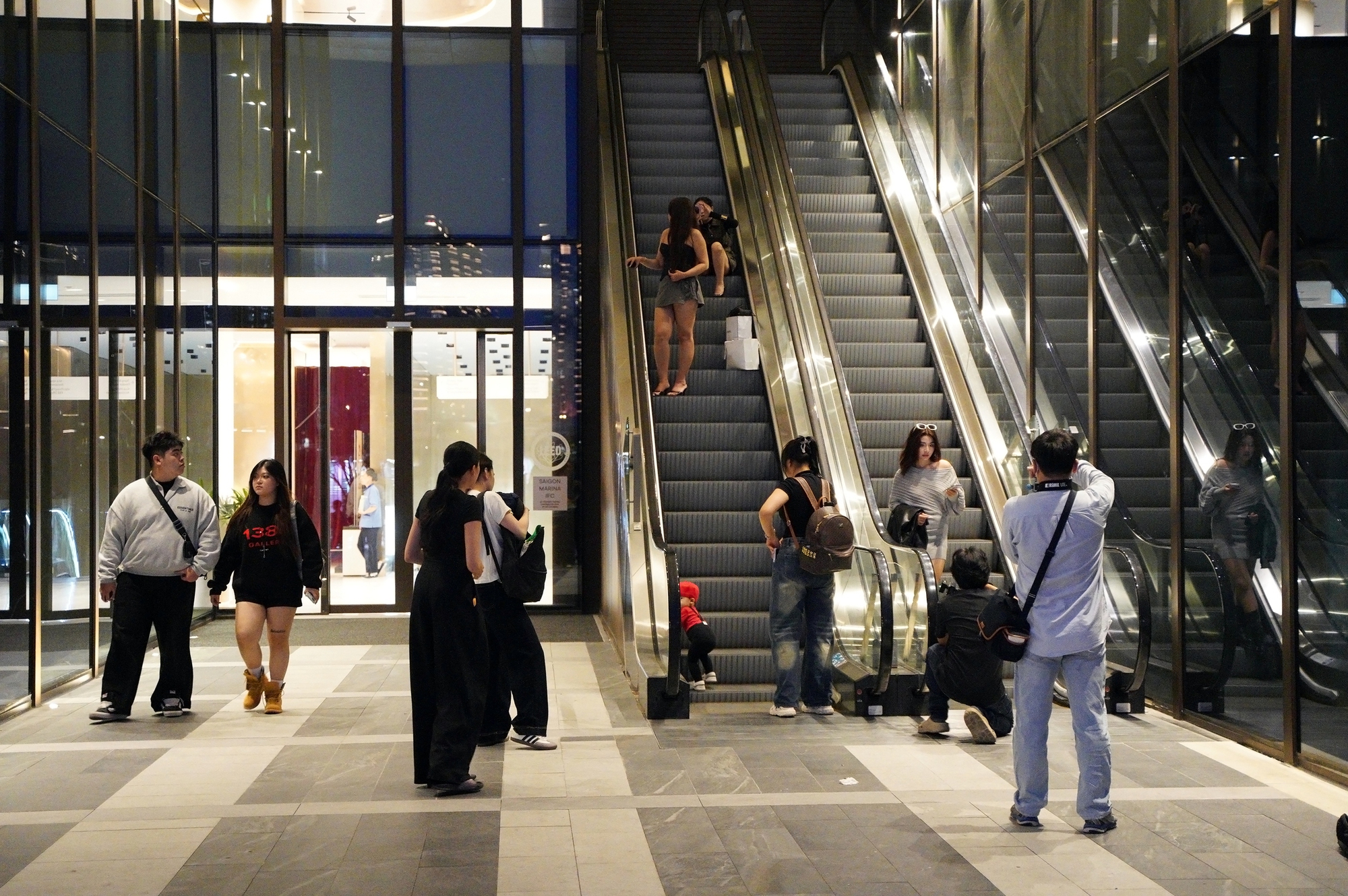 T&ograve;a nh&agrave; cao thứ 3 TP.HCM lập tức so&aacute;n ng&ocirc;i đ&ocirc;ng kh&aacute;ch nhất dịp lễ nhờ tung vườn hoa Tết khổng lồ- Ảnh 5.