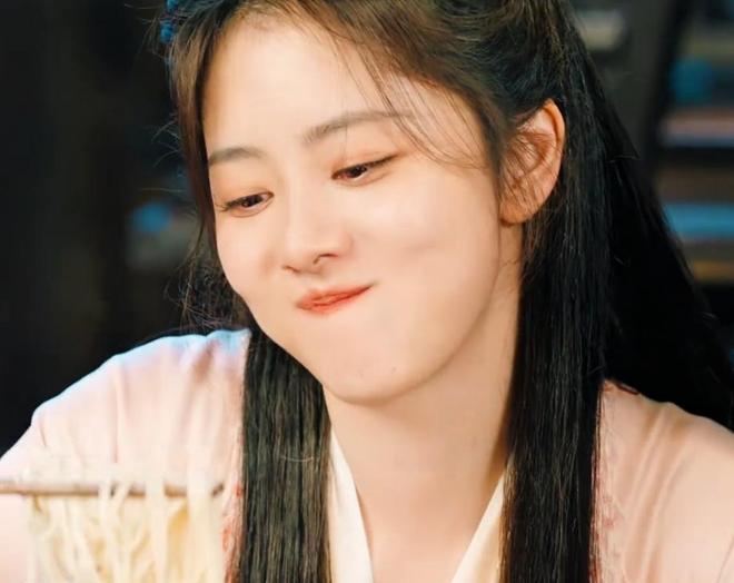 Đàm Tùng Vận cưa sừng làm nghé mãi không biết ngượng à?- Ảnh 3. Đàm Tùng Vận cưa sừng làm nghé mãi không biết ngượng à?- Ảnh 3.