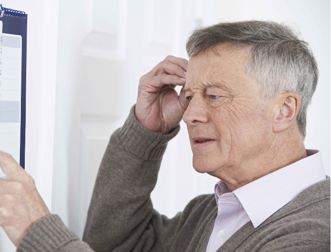 Khi người th&acirc;n hay qu&ecirc;n, ch&uacute;ng ta lại nghĩ đ&oacute; l&agrave; &ldquo;gi&agrave; rồi&rdquo; m&agrave; bỏ qua bệnh Alzheimer: Đừng chủ quan với 5 thay đổi n&agrave;y- Ảnh 5.