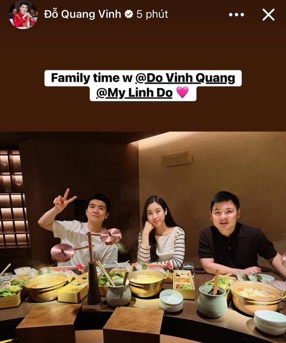 "D&acirc;u h&agrave;o m&ocirc;n" Đỗ Mỹ Linh giản dị c&ugrave;ng chồng Chủ tịch hẹn h&ograve;, c&ograve;n "b&oacute;c phốt" &aacute;i nữ 2 tuổi cực y&ecirc;u- Ảnh 1.