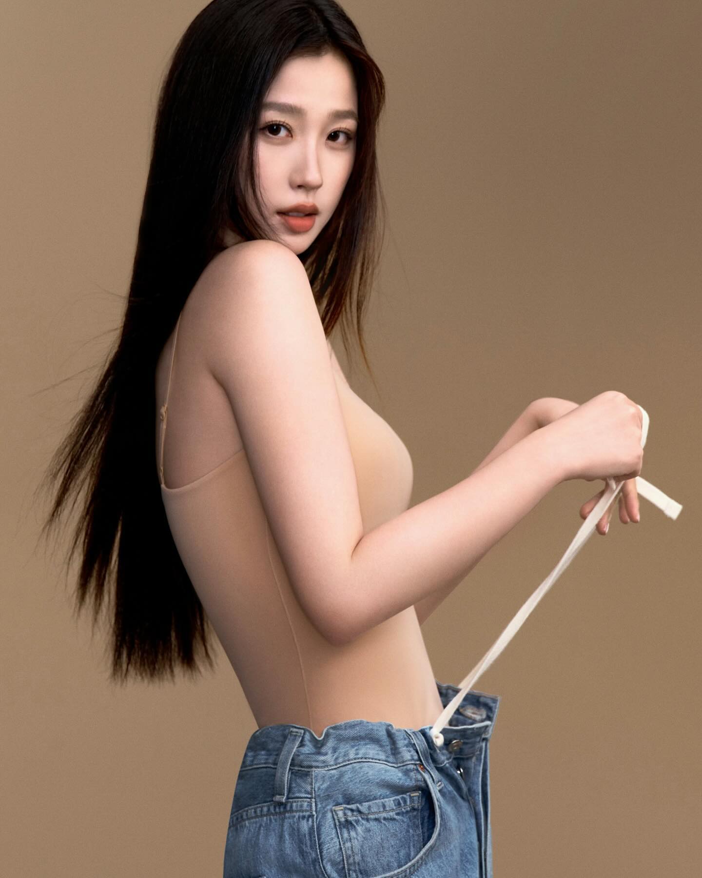 Mỹ nhân bị ghét nhất 2025 từng đá bay 8kg, lột xác ngoạn mục từ mũm mĩm thành thon thả- Ảnh 1. Mỹ nhân bị ghét nhất 2025 từng đá bay 8kg, lột xác ngoạn mục từ mũm mĩm thành thon thả- Ảnh 1.