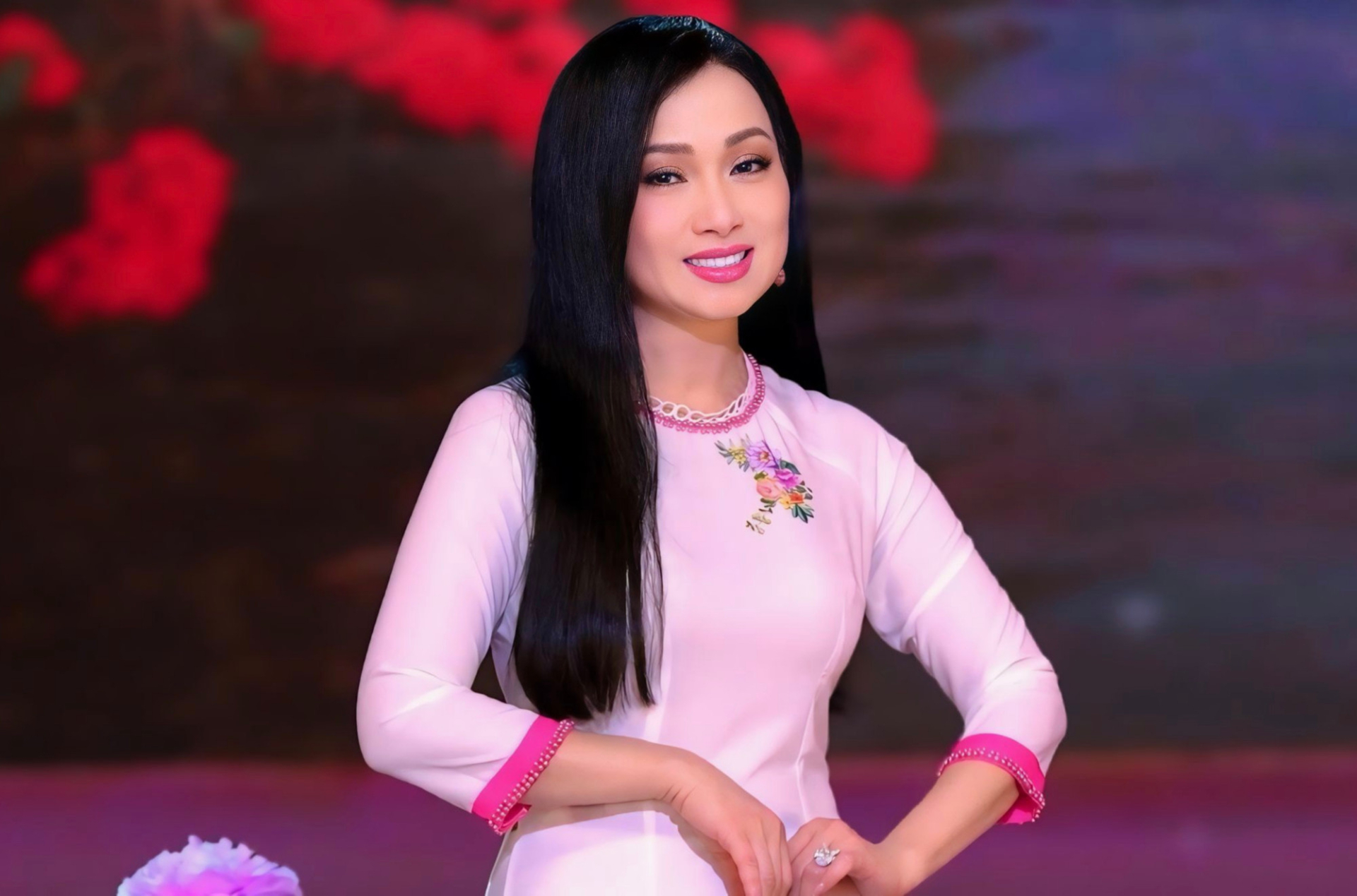 Nữ ca sĩ gi&agrave;u nhất Việt Nam: Từng được cả nước biết t&ecirc;n, nay sở hữu 40 ngh&igrave;n tỷ sống như b&agrave; ho&agrave;ng- Ảnh 3.