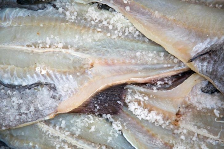 2 loại c&aacute; ăn nhiều g&acirc;y ung thư tr&ecirc;n to&agrave;n cầu nhưng nhiều người Việt vẫn ăn h&agrave;ng ng&agrave;y- Ảnh 2.