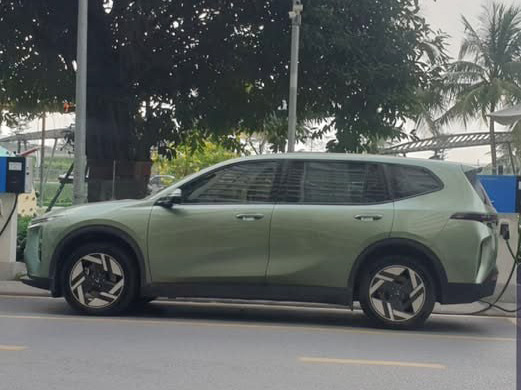 Lộ loạt trang bị đồn đoán của VinFast Limo bản 