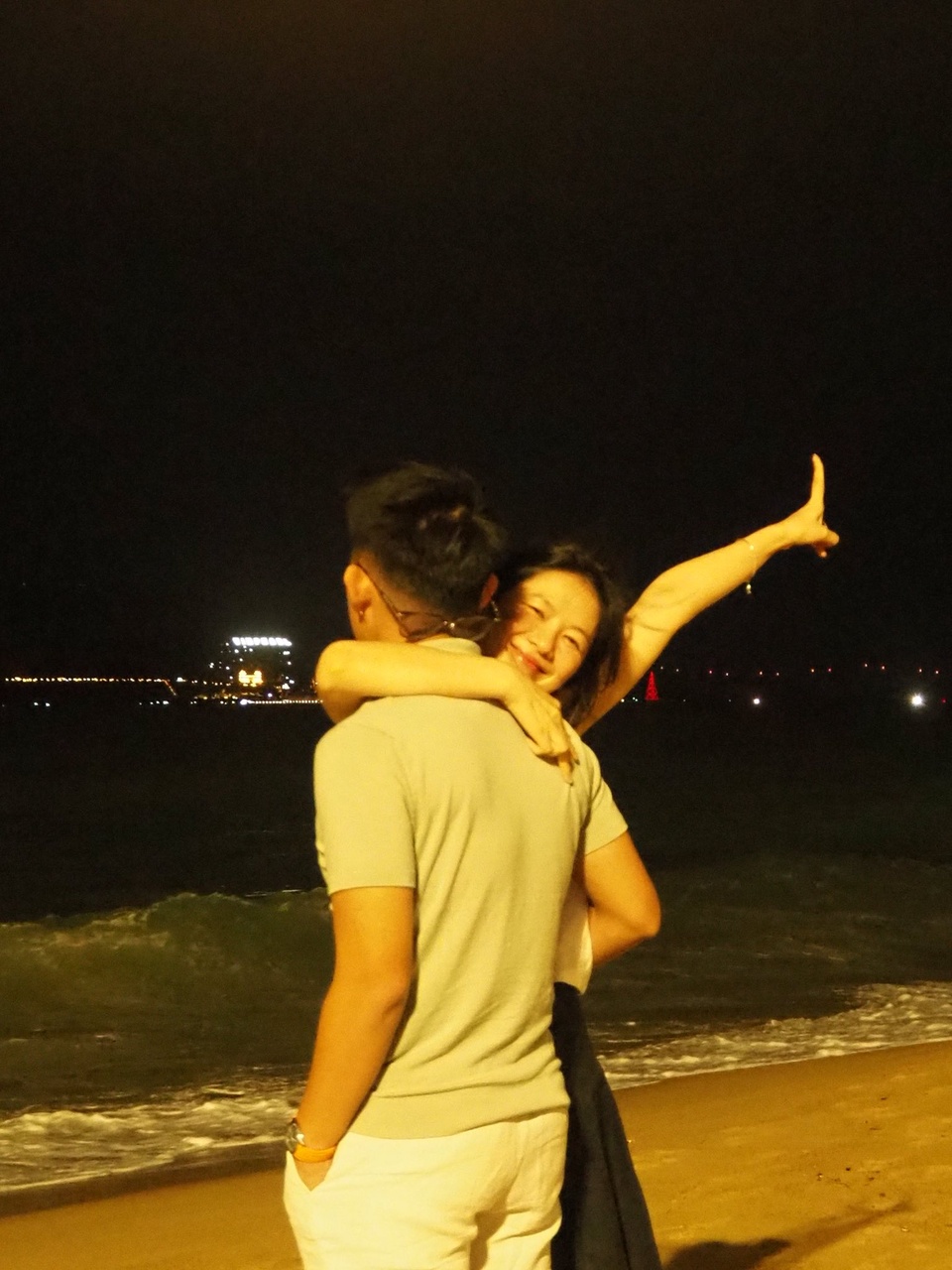 Doanh nh&acirc;n từng bị h&ocirc;n th&ecirc; cũ đ&ograve;i nợ h&agrave;ng chục tỷ đang hẹn h&ograve; với diễn vi&ecirc;n hơn 10 tuổi?- Ảnh 3.