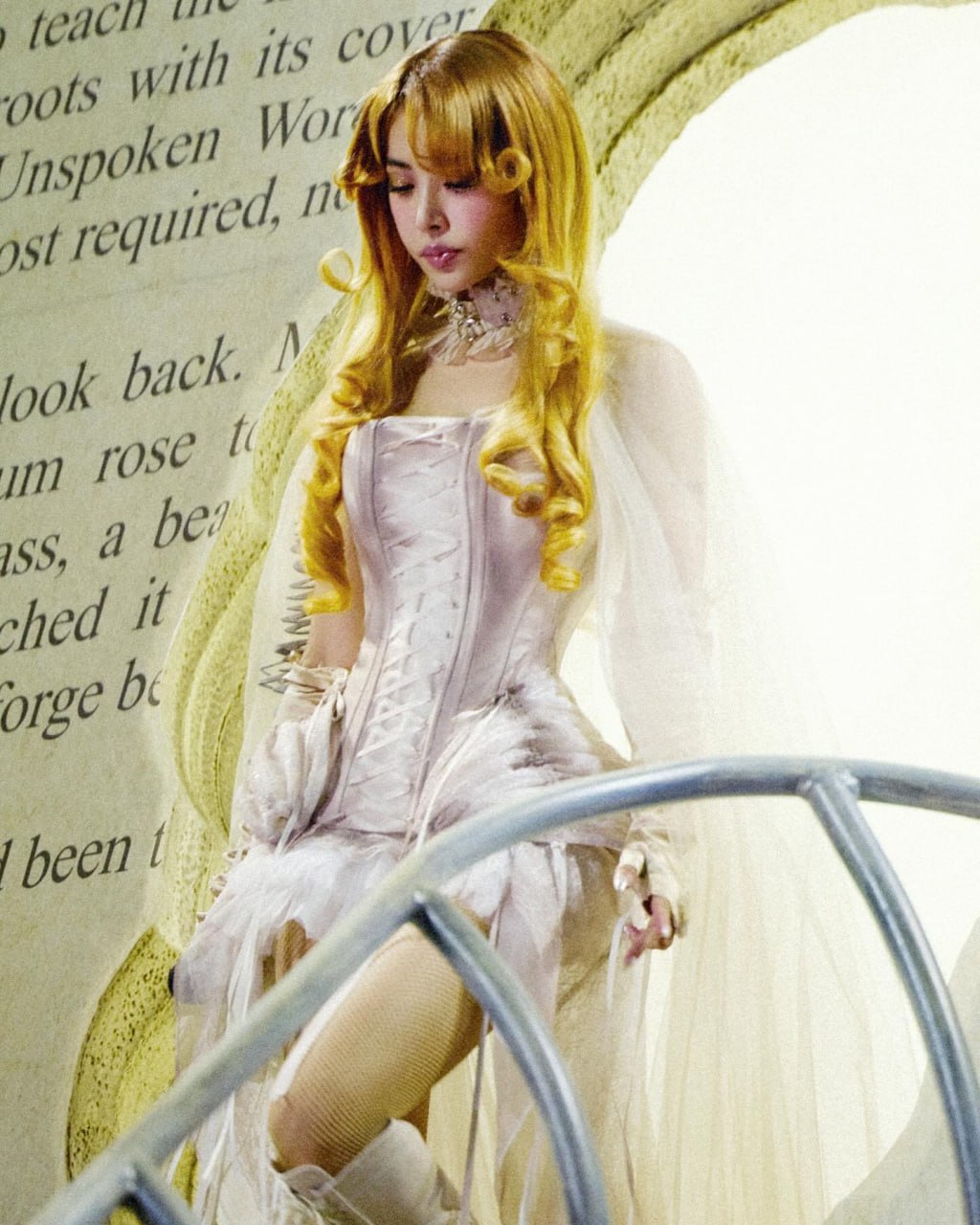 Mỹ nh&acirc;n kh&ocirc;ng tuổi chi 760 tỷ đồng l&agrave;m concert: Mang cả "khu vườn lạc th&uacute;" l&ecirc;n s&acirc;n khấu, đẳng cấp "thi&ecirc;n hậu" kh&ocirc;ng thể ế v&eacute;- Ảnh 9.