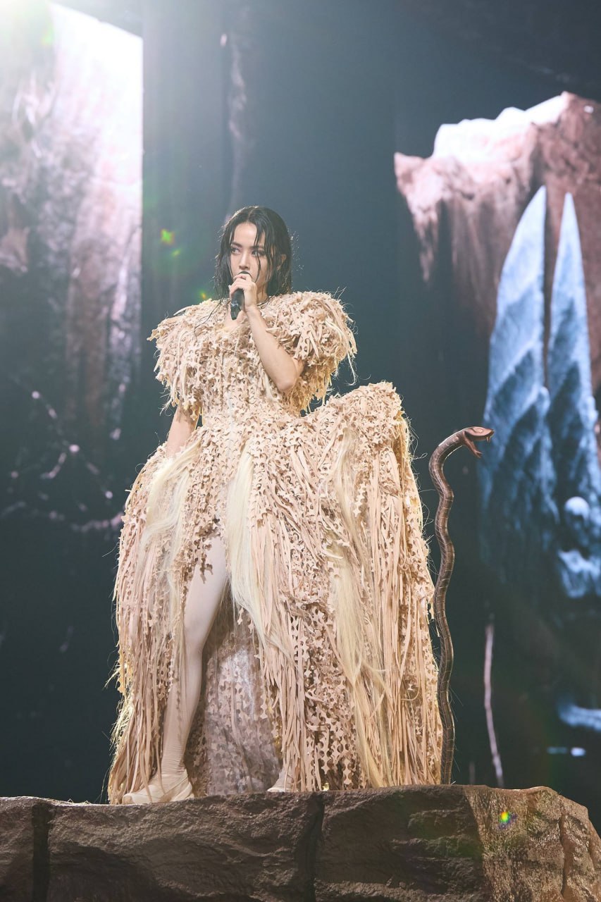 Mỹ nh&acirc;n kh&ocirc;ng tuổi chi 760 tỷ đồng l&agrave;m concert: Mang cả "khu vườn lạc th&uacute;" l&ecirc;n s&acirc;n khấu, đẳng cấp "thi&ecirc;n hậu" kh&ocirc;ng thể ế v&eacute;- Ảnh 1.