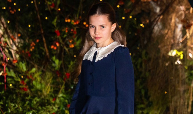 M&oacute;n qu&agrave; 1,3 tỷ đồng mừng C&ocirc;ng ch&uacute;a Charlotte ch&agrave;o đời: Đẹp lộng lẫy nhưng bị Ho&agrave;ng gia "từ chối" phũ ph&agrave;ng v&igrave; l&yacute; do kh&ocirc;ng ngờ- Ảnh 2.