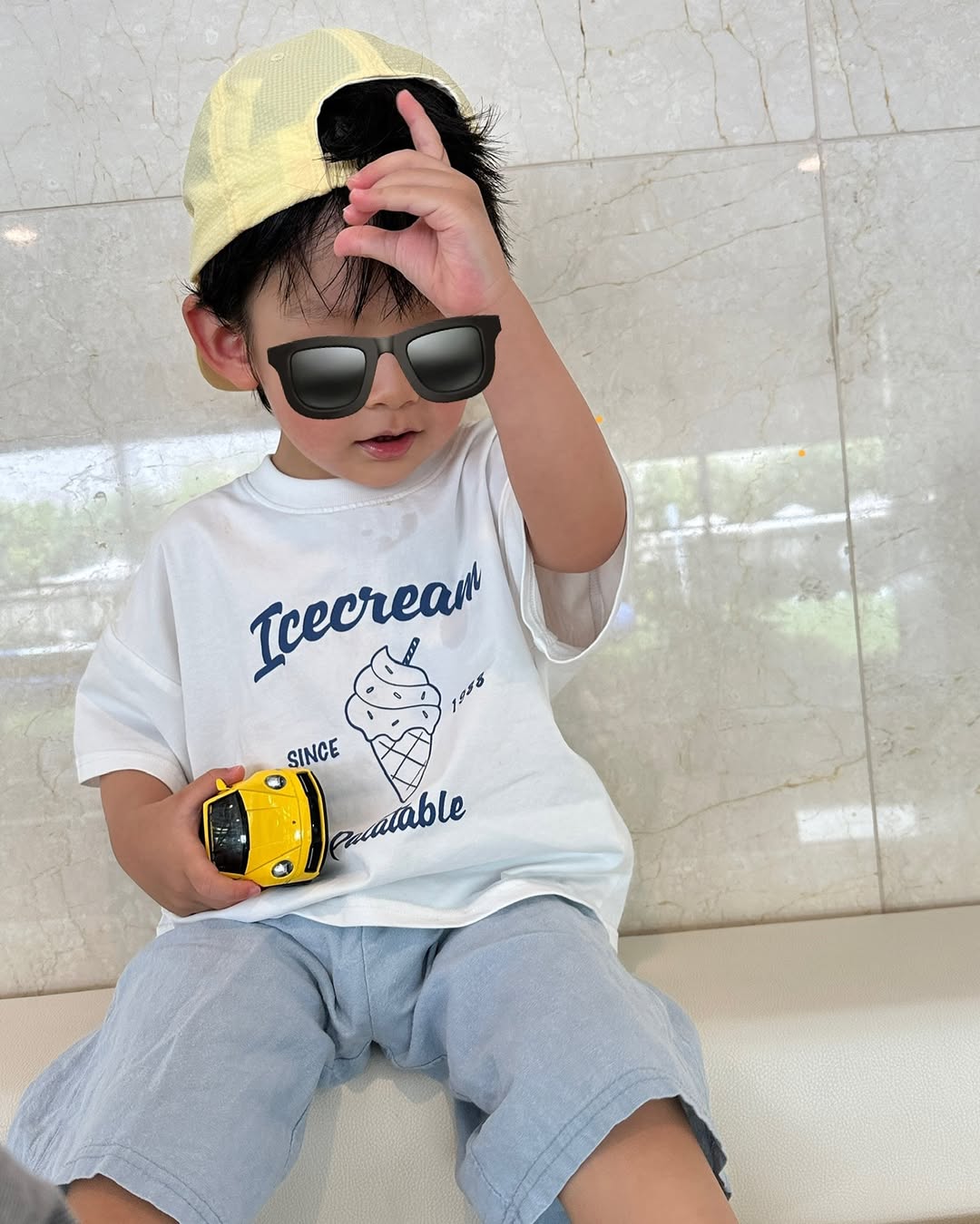 Cặp kiều nữ - chủ tịch ch&ecirc;nh nhau 12 tuổi đẹp nhất showbiz khoe visual 2 qu&yacute; tử: 2 nam thần tương lai l&agrave; đ&acirc;y!- Ảnh 4.