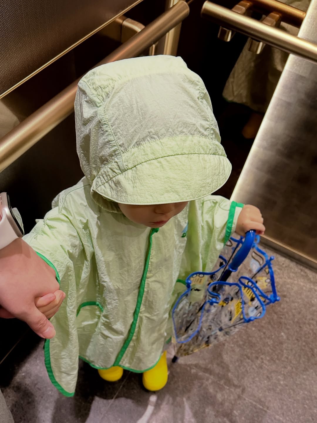 Cặp kiều nữ - chủ tịch ch&ecirc;nh nhau 12 tuổi đẹp nhất showbiz khoe visual 2 qu&yacute; tử: 2 nam thần tương lai l&agrave; đ&acirc;y!- Ảnh 2.